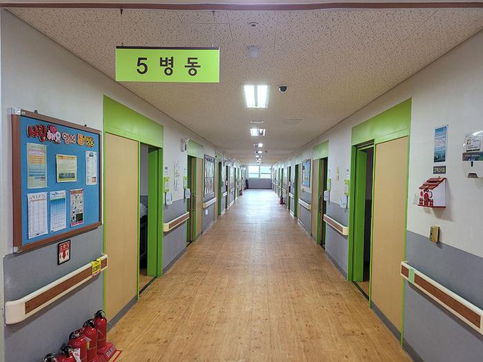 병동 복도